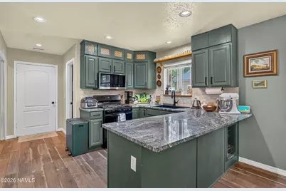 1876 W Camelot Drive, Flagstaff, AZ 86001 - Photo 12