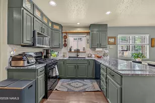 1876 W Camelot Dr, Flagstaff, AZ 86001 - Photo 6