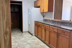 1033 N Kinsley Ave, Winslow, AZ 86047 - Photo 8