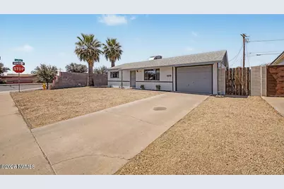 2010 E Balsam Avenue, Mesa, AZ 85204 - Photo 8