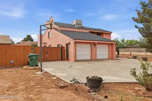 400 Carrol Dr, Winslow, AZ 86047 - Photo 2