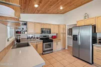 801 E Crestview Avenue, Flagstaff, AZ 86001 - Photo 4