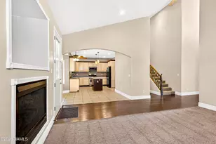 1914 Round House Dr, Winslow, AZ 86047 - Photo 8