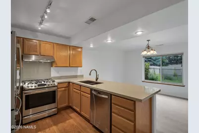 126 W Juniper Avenue, Flagstaff, AZ 86001 - Photo 6