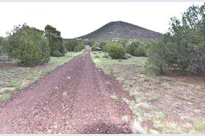 304 E Black Feather Road, Williams, AZ 86046 - Photo 2