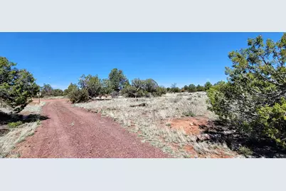 2340 S Hollyhock Lane, Williams, AZ 86046 - Photo 2