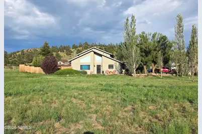 8025 Lawrence Drive, Flagstaff, AZ 86004 - Photo 1