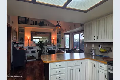8025 Lawrence Drive, Flagstaff, AZ 86004 - Photo 10