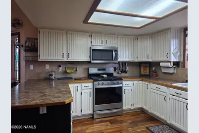 8025 Lawrence Drive, Flagstaff, AZ 86004 - Photo 12