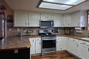 8025 Lawrence Dr, Flagstaff, AZ 86004 - Photo 12