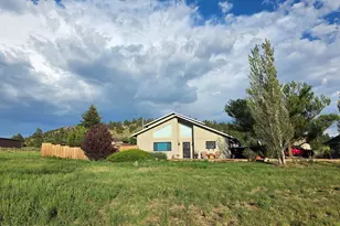 8025 Lawrence Dr, Flagstaff, AZ 86004 - Photo 4