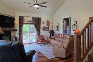 8025 Lawrence Dr, Flagstaff, AZ 86004 - Photo 6