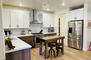 930 E Sterling Ln, Flagstaff, AZ 86005 - Photo 2