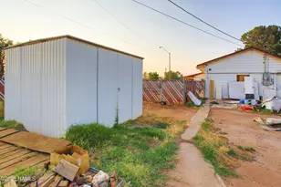 1220 N Park Dr, Winslow, AZ 86047 - Photo 16