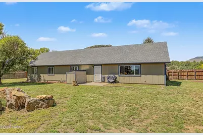 9907 Heritage Drive, Flagstaff, AZ 86004 - Photo 6