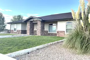 3614 Sunrise St, Winslow, AZ 86047 - Photo 2