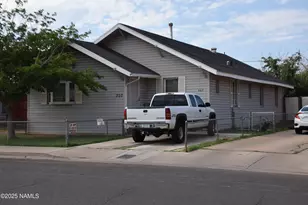 307 W Oak St, Winslow, AZ 86047 - Photo 1