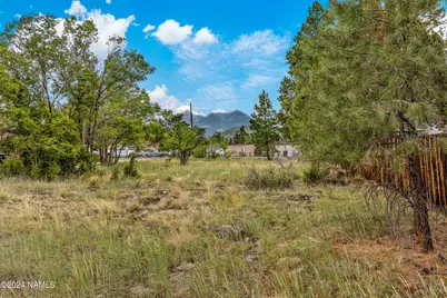 261 W Oak Avenue, Flagstaff, AZ 86001 - Photo 1
