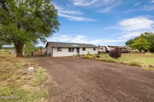 7749 Moonbeam Dr, Flagstaff, AZ 86004 - Photo 1