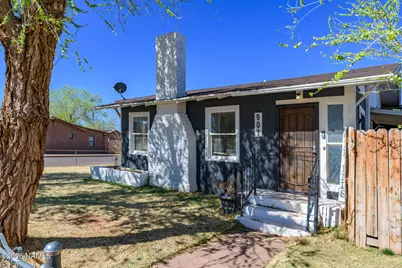 901 N Warren Avenue, Winslow, AZ 86047 - Photo 1
