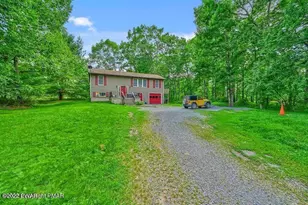 48 Woodlyn Acres Rd, Hawley, PA 18428 - Photo 2