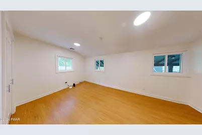 107 S Pond Circle, Dingmans Ferry, PA 18328 - Photo 12