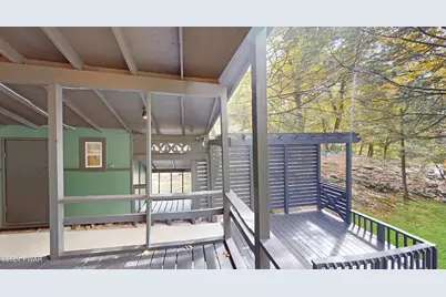 107 S Pond Circle, Dingmans Ferry, PA 18328 - Photo 38
