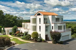 110 Glenmaura Dr, Moosic, PA 18507 - Photo 2