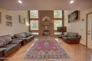 162 Yacht Club Dr, Greentown, PA 18426 - Photo 4