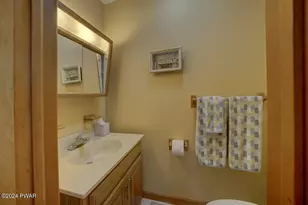 162 Yacht Club Dr, Greentown, PA 18426 - Photo 20