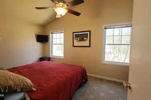 213 Powderhorn Dr, Lackawaxen, PA 18435 - Photo 12