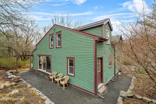 111 Delaware Dr, Lackawaxen, PA 18435 - Photo 34