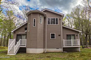 1086 Brantwood Rd, Newfoundland, PA 18445 - Photo 4