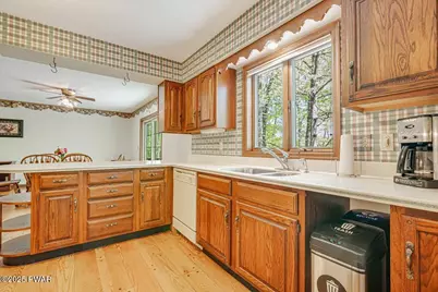 146 Cove Point Circle, Lakeville, PA 18438 - Photo 22