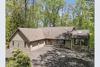 146 Cove Point Circle, Lakeville, PA 18438 - Photo 4