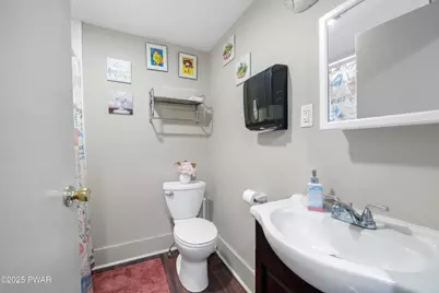 301 E Harford Street, Milford, PA 18337 - Photo 14