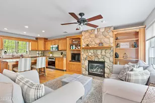 176 Spruce Lake Dr, Milford, PA 18337 - Photo 16