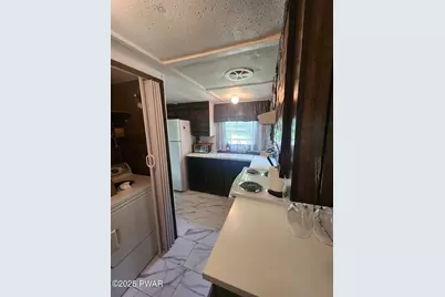 100 S Granite Drive, Greentown, PA 18426 - Photo 12