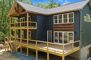 128 Copper Mountain Dr, Tafton, PA 18464 - Photo 2