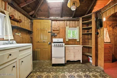 193 Old Rte 402, Dingmans Ferry, PA 18328 - Photo 18