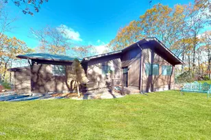 105 Longridge Dr, Lords Valley, PA 18428 - Photo 2