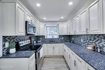 3109 Snowden Drive, Bushkill, PA 18324 - Photo 6