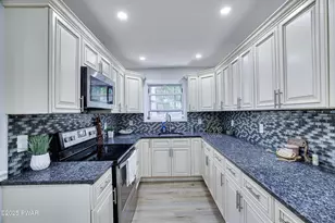 3109 Snowden Dr, Bushkill, PA 18324 - Photo 6