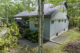 216 Canterbrook Dr, Lords Valley, PA 18328 - Photo 8