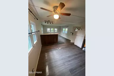 122 Bartion Ct, Bartonsville, PA 18321 - Photo 6