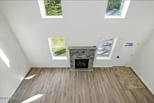 1073 West Side Dr, Newfoundland, PA 18445 - Photo 32