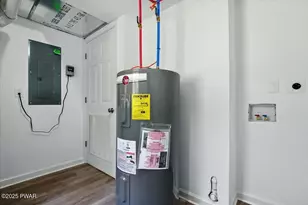 1073 West Side Dr, Newfoundland, PA 18445 - Photo 50