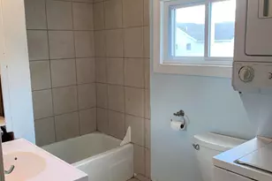 911 Lincoln Ave, Blakely, PA 18447 - Photo 12