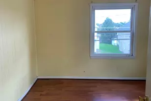 911 Lincoln Ave, Blakely, PA 18447 - Photo 16