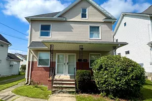 911 Lincoln Ave, Blakely, PA 18447 - Photo 2